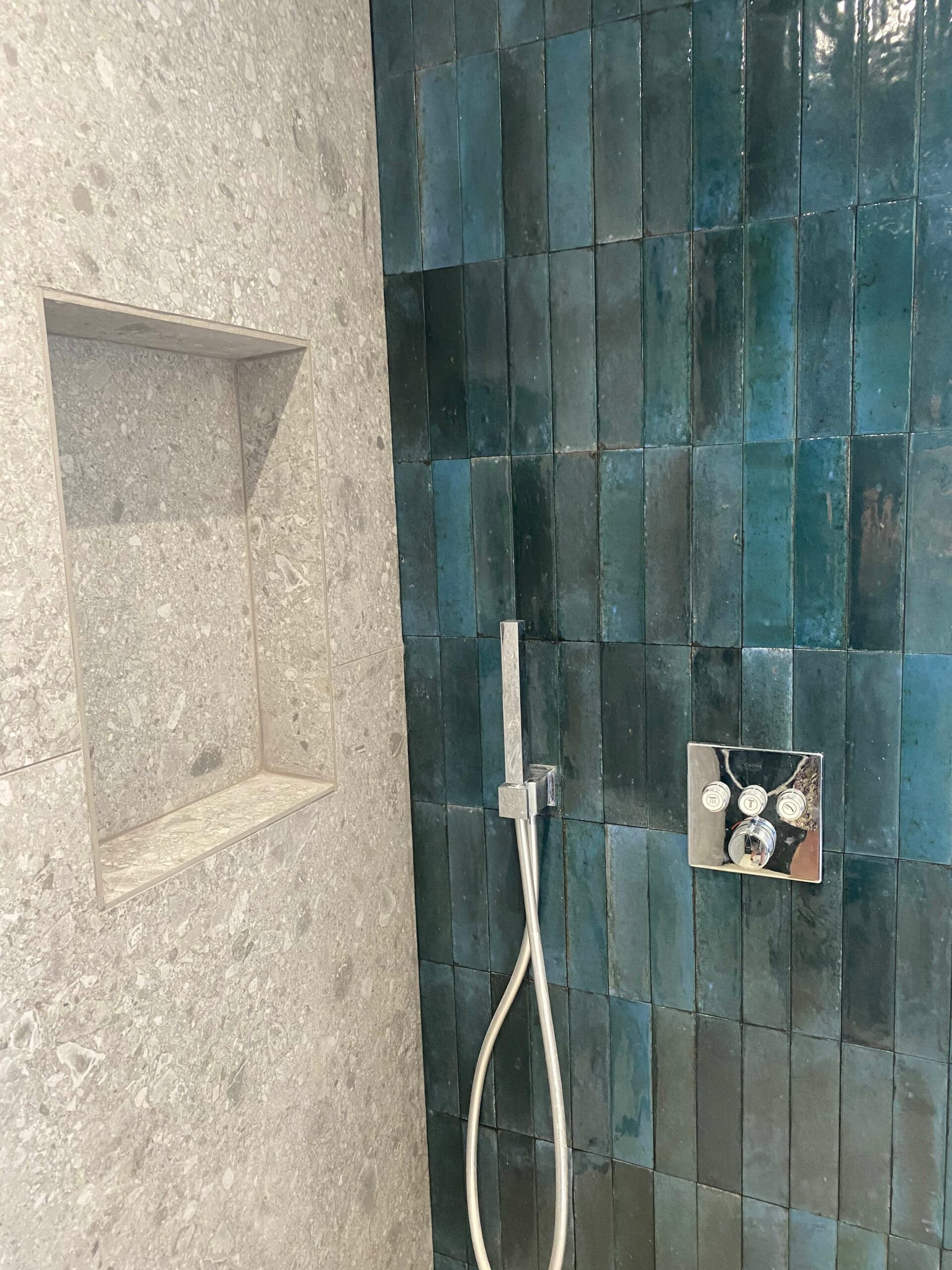 douche après relooking par l'architecte d'intérieur et décoratrice Elodie Griner